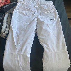 Woman’s Roxy snowboarding pants